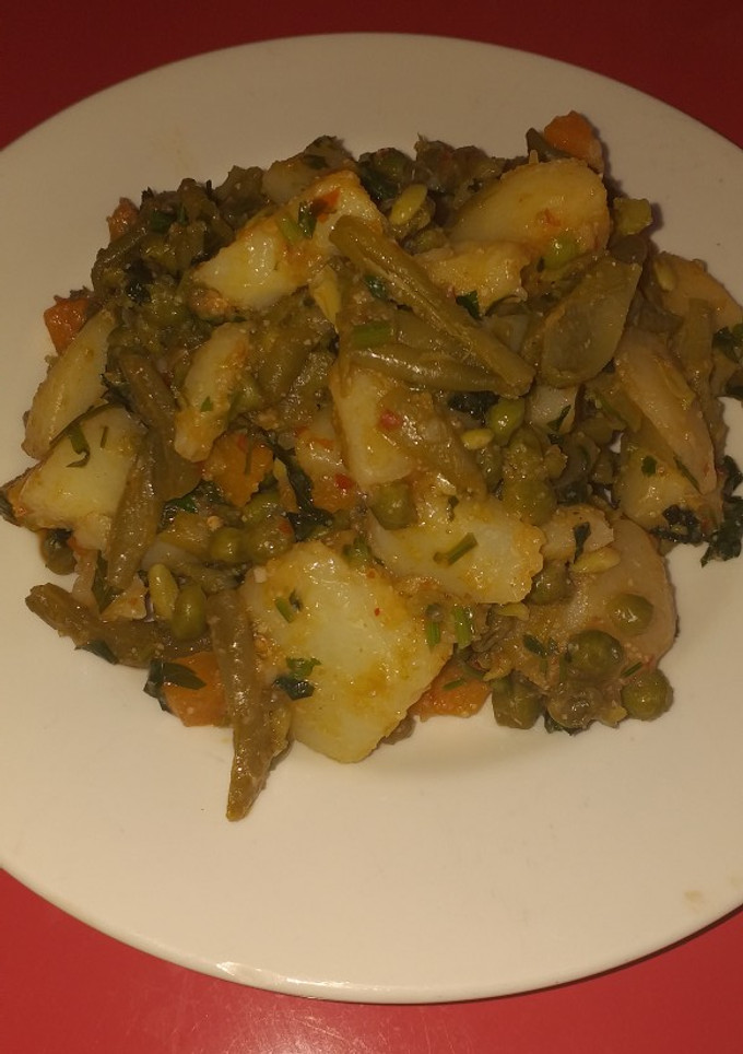 Una foto de Verduras en vapor con salsa picante