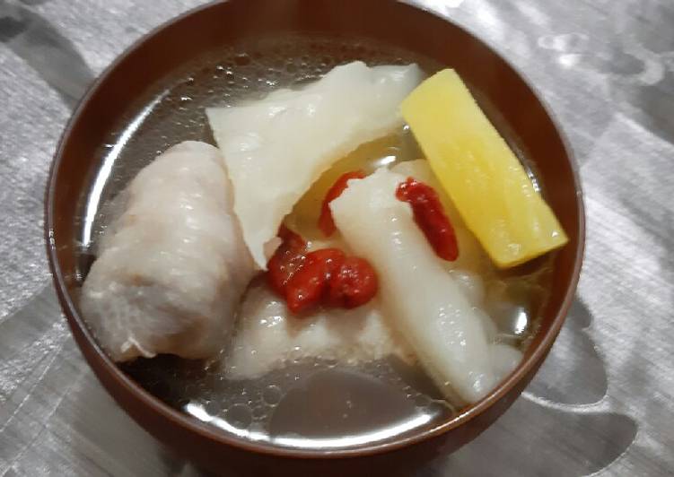 Chicken Soup with Bitter Melon and Pineapple (Taiwanese Cuisine)