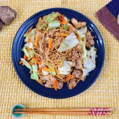 A picture of Delicious Yakisoba (Japanese Fried Noodles) with Shiitake Powder.
