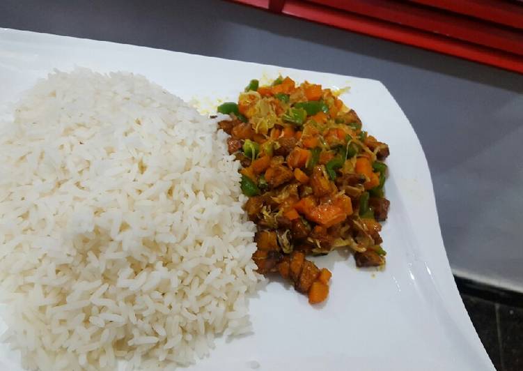 Easiest Way to Prepare Any-night-of-the-week White rice with vegetable and plantain stew | Simple Recipe For Collage Students