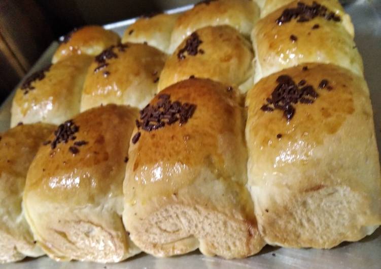 Rahasia Membuat Roti Sobek Isi Coklat Meises Yang Renyah