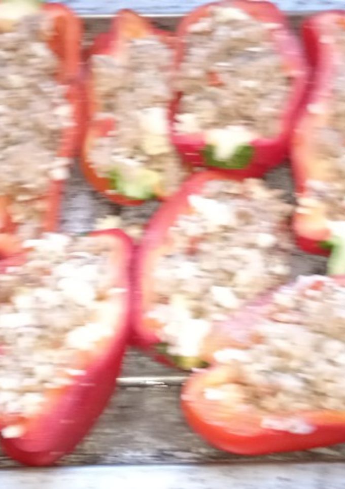 Una foto de Morrón relleno de carne rico y rápido
