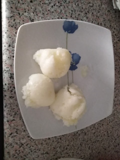 Una foto de Helado de limón casero