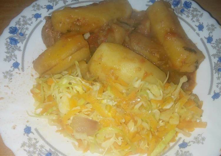 Matoke with steamed cabbage