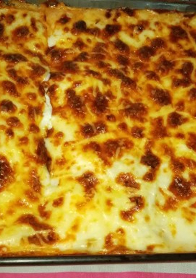 Una foto de Lasaña de boloñesa