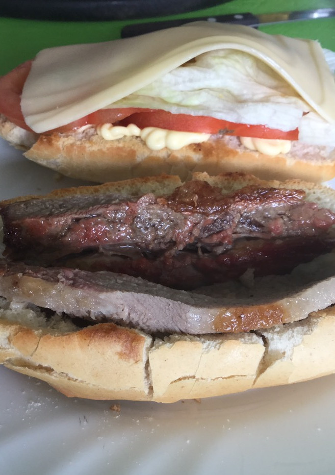 Una foto de Sándwich de Vacío Completo bien Argentino 💙🇦🇷💛