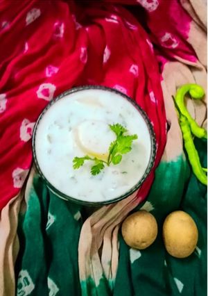 फलाहारी आलू का रायता (falahari aloo ka raita recipe in Hindi) रेसिपी मुख्य फोटो