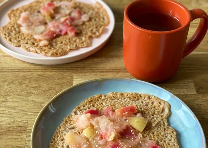 Crêpes di farro spelta all'acqua con mele alla cannella