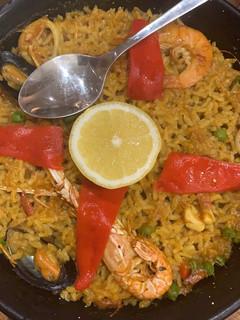 Una foto de Arroz con marisco en sartén