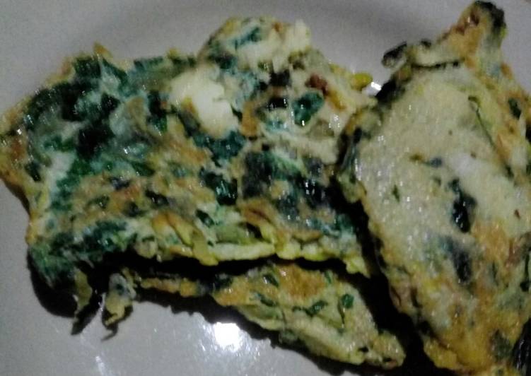 Telor dadar daun kelor