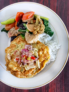 Foto resep 904. Dadar Telur Sambel Matah
