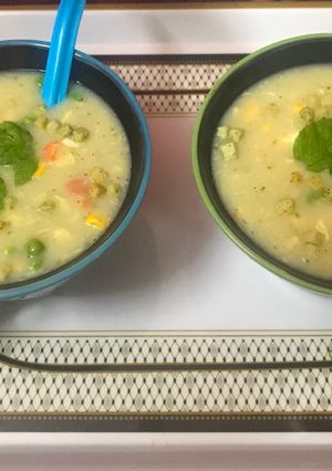 A picture of Egg corn soup.