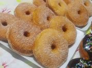 Una foto de donas con levadura seca