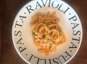 Una foto de Linguini con chícharos