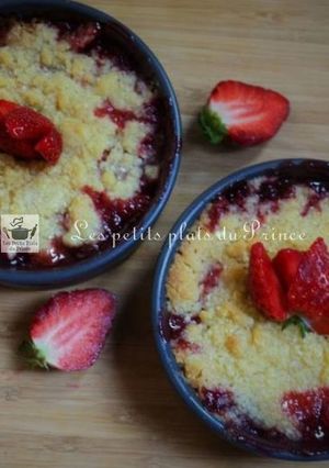 Une photo de Crumble fraises rhubarbe