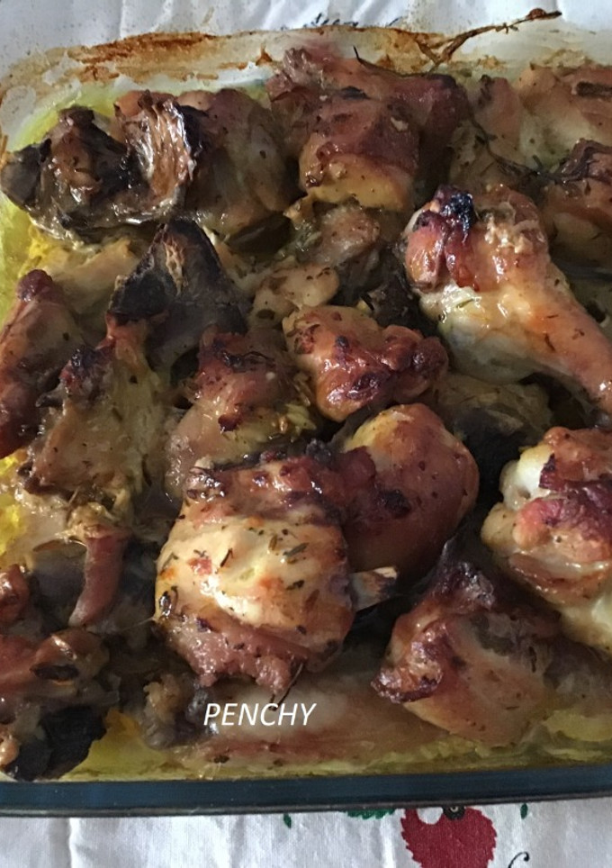 Una foto de Pollo con su adobo integrado al horno