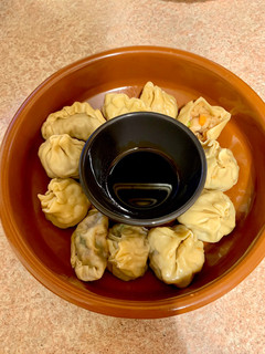Una foto de Dim sum de langostinos