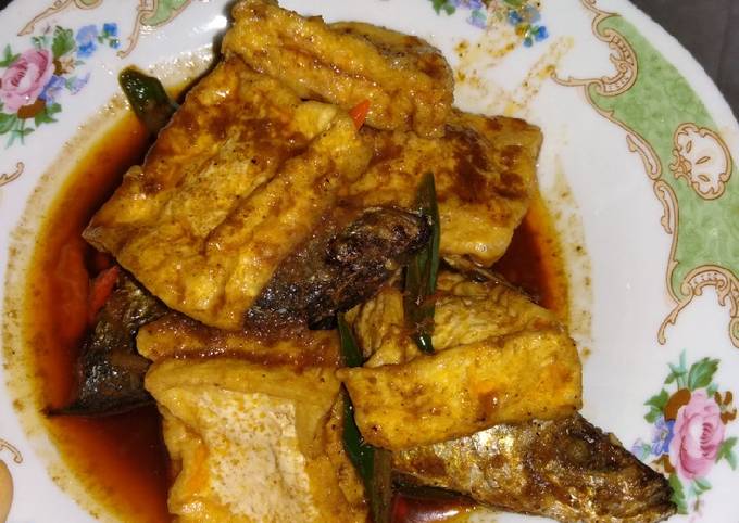 Ikan Tahu bumbu rendang