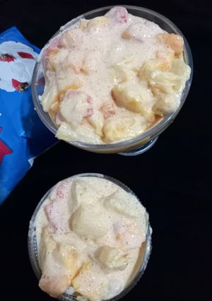 A picture of Creamy fruit salad.