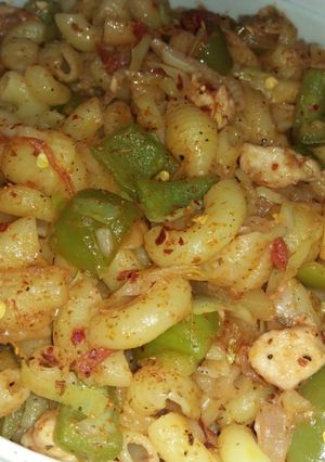 A picture of Chicken mekroni.