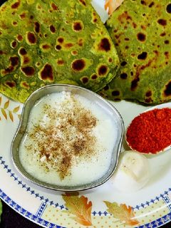 पालक पराठा (palak paratha recipe in Hindi) रेसिपी मुख्य फोटो