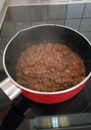 A picture of Meat with tomato 🍅.