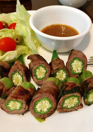 Hình của món Thịt bò cuộn đậu bắp.
