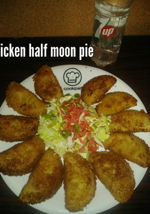 A picture of Chicken half moons pie.