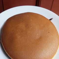A picture of Dorayaki simple isi selai coklat.
