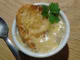 Sopa de cebollas gratinada