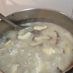 A picture of Chicken Arroz Caldo.