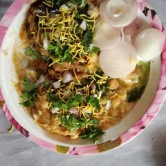 A picture of Tikkiya chaat.