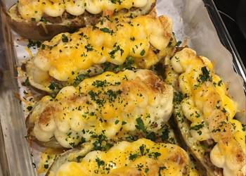 Easiest Way to Make Yummy Sheppards pie stuffed baked potatoes
