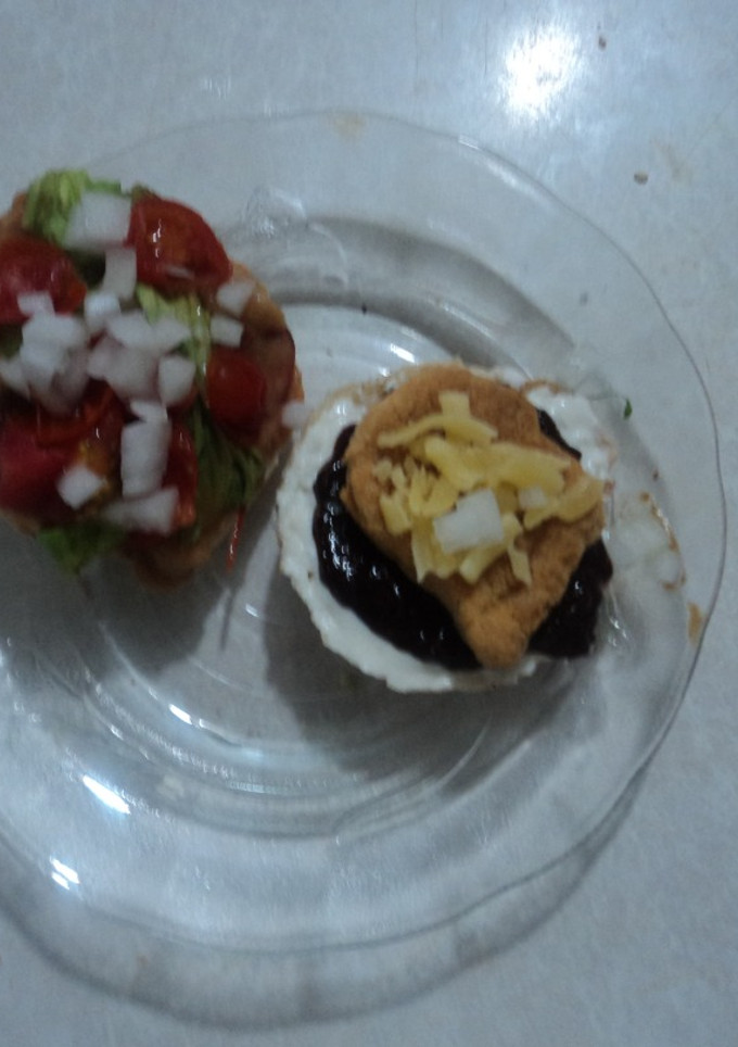 Una foto de Bocadillo de nugget de pollo a la mexicana con salsa de chipotle comercial. México