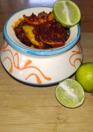 લીંબુ નુ ખાટું મીઠું અથાણું(limbu athanu recipe in gujarati) રેસીપી મુખ્ય ફોટો
