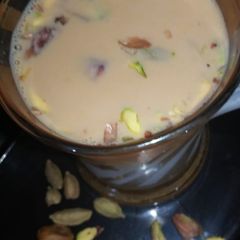 A picture of ELAchi PiStaChO ChAey.
