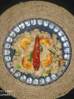 ઉપમા (Upma Recipe In Gujarati) રેસીપી મુખ્ય ફોટો