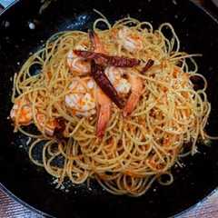 รูปของ สปาเก็ตตี้ผัดพริกแห้ง กระเทียม ไข่ปลา