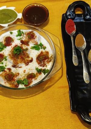A picture of Dahi Bhalla.