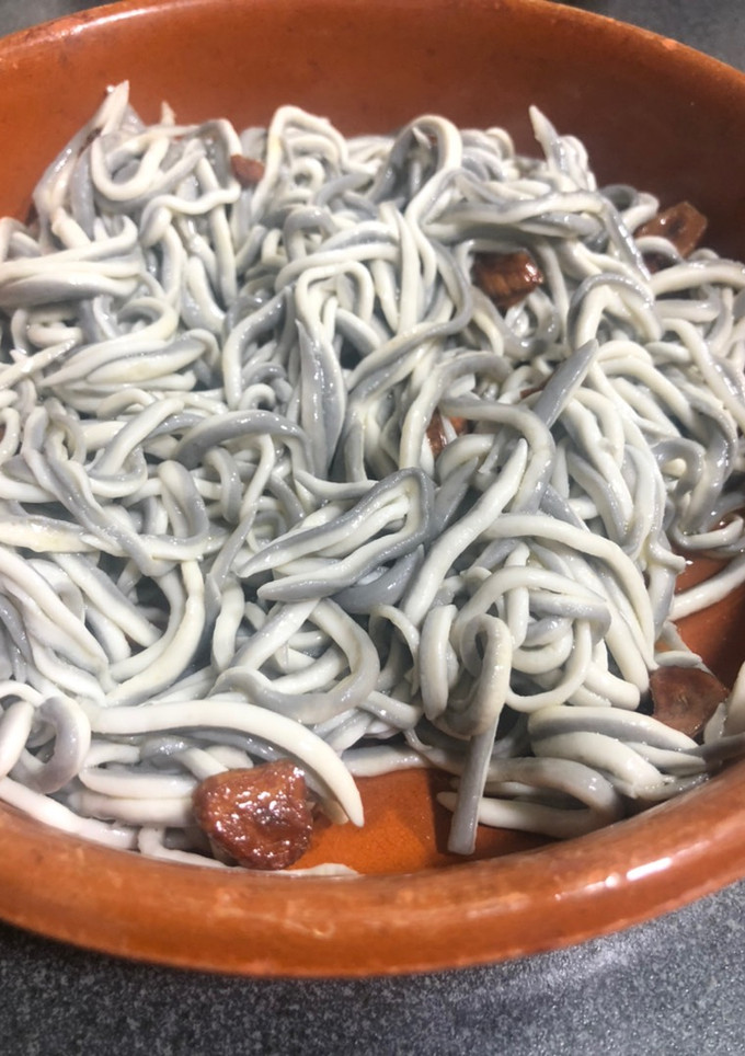 Una foto de Gulas a la bilbaína