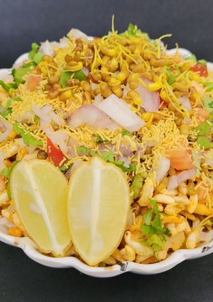 A picture of Matki Bhel.