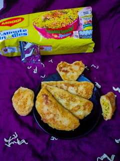 મેગી સ્ટફ્ડ પેટીસ (Maggi Stuffed Pattice Recipe In Gujarati) રેસીપી મુખ્ય ફોટો
