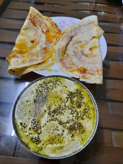 चीजी शेजवान डोसा (Cheesy schezwan dosa recipe in marathi) रेसिपी चे मुख्य फोटो