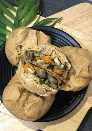 Hình của món Bánh mì nguyên cám nhân rau củ.