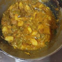 A picture of Aloo baigan.
