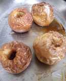 Manzanas al horno.  Postre rico y light