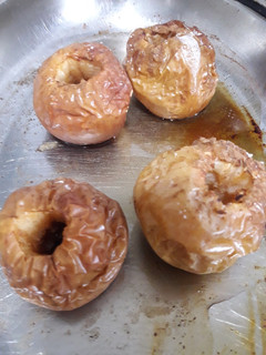 Una foto de Manzanas al horno.  Postre rico y light