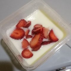 A picture of Fruity yogo.