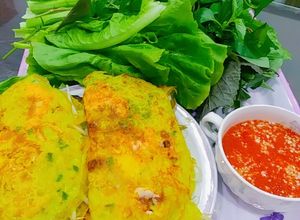 Hình của món Bánh xèo tôm,thịt, mực và trứng cút.