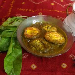 A picture of Palak Egg Curry.